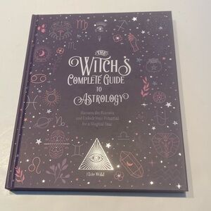 NWT “The Witch’s Complete Guide toe to Astrology,”